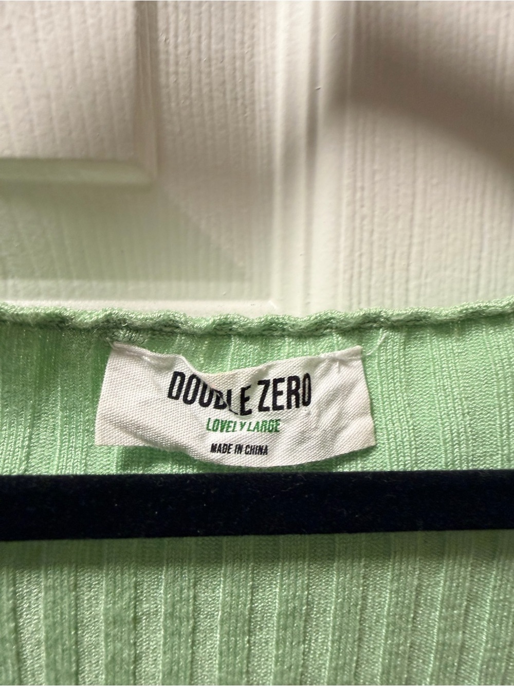 Two-Tone Ribbed Button-Up Crop Top - Picture 2 of 3